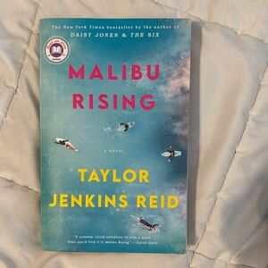Malibu Rising by Taylor Jenkins Reid